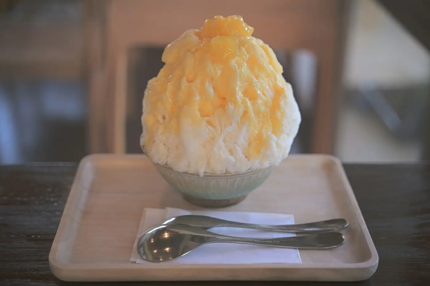 Une montagne de glace pilée nappée de sirop